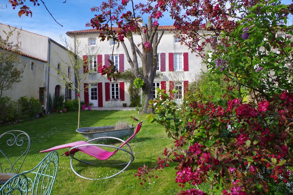 Le Logis De La Poupeliere Bed & Breakfast Vouhe  ภายนอก รูปภาพ