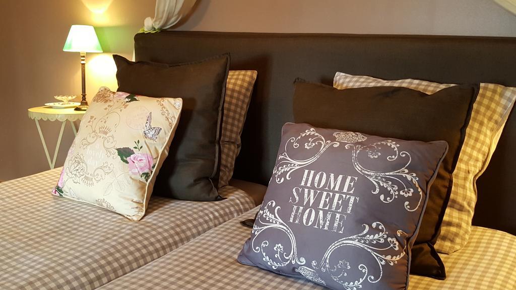 Le Logis De La Poupeliere Bed & Breakfast Vouhe  ภายนอก รูปภาพ